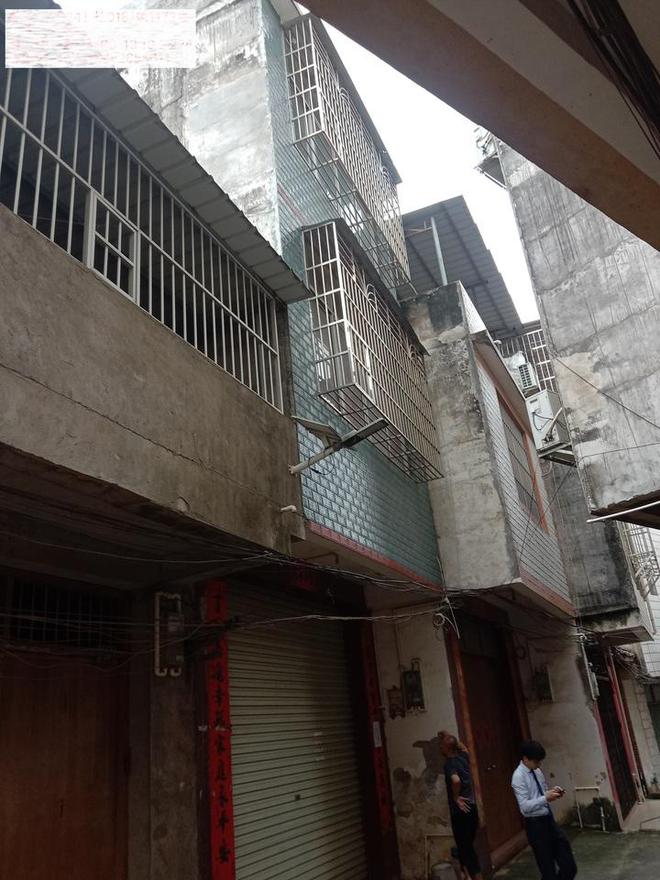 南宁东部未来发展重镇横州峦城镇一栋三层自建房拍卖42万成交(图4)