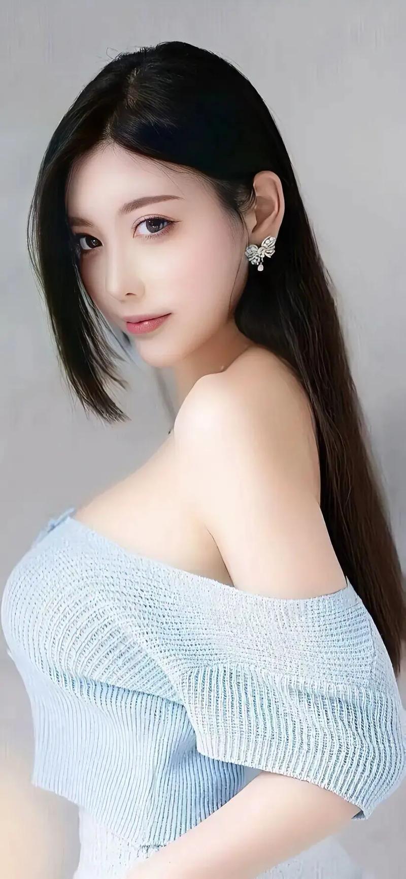 九游娱乐文化：妈妈在卫生间洗衣服(图1)